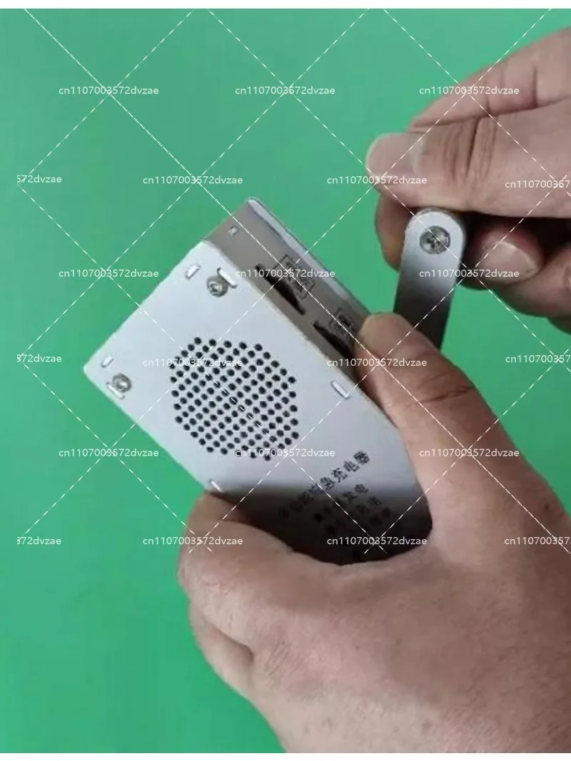 Radio d'urgence à manivelle av - Survival Kit avis et prix